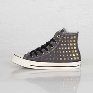 Collar Studded High Top Converse!